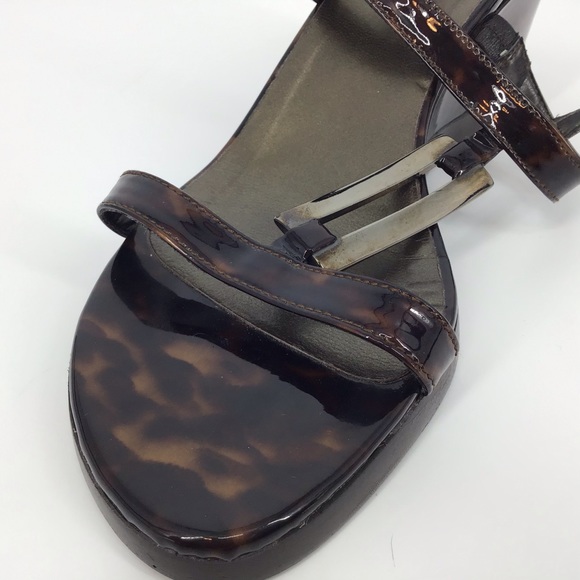 Stuart Weitzman Tortoise Shell Wedge Sandals, 6.5 - Picture 9 of 16
